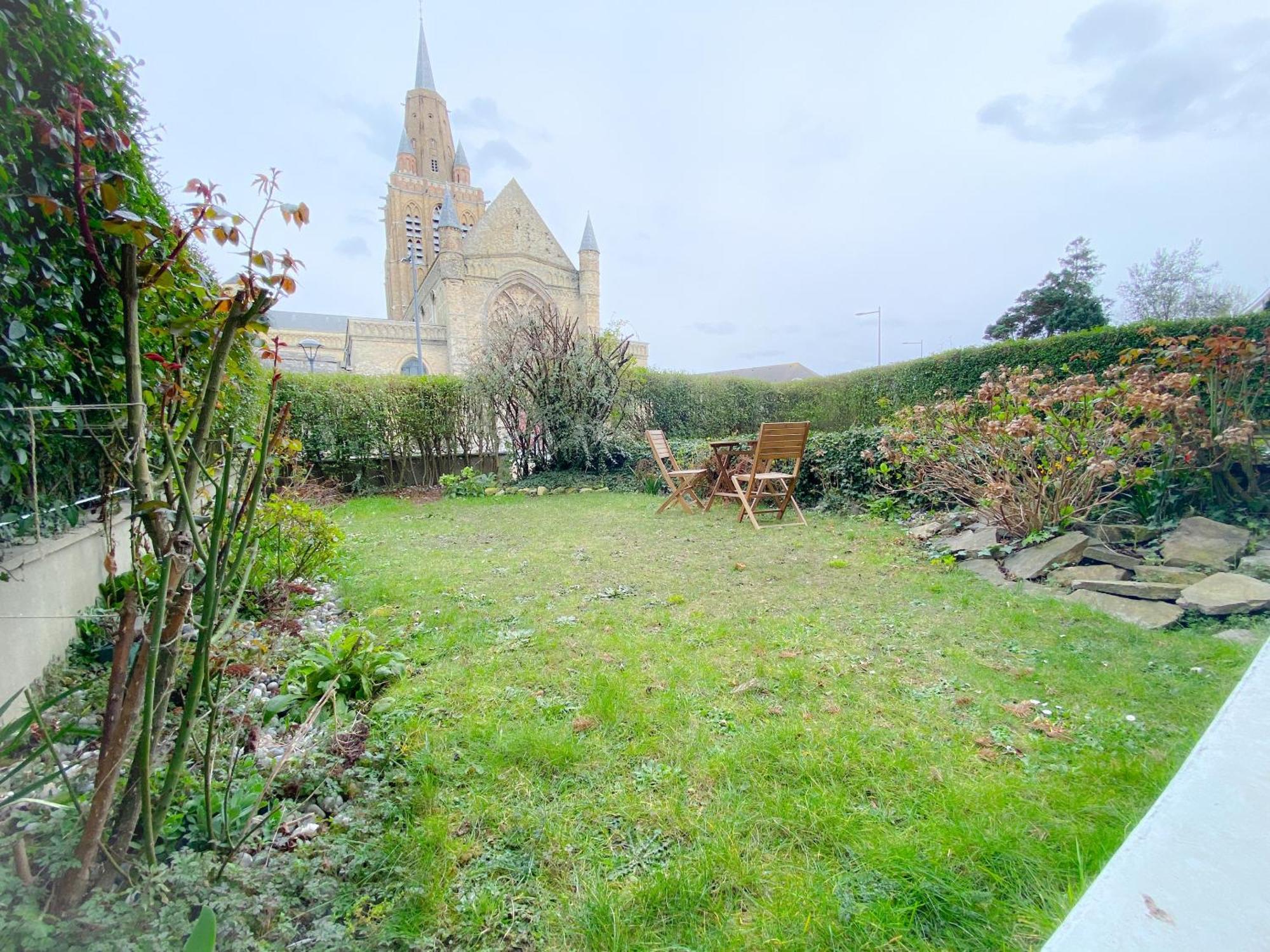Le Notre Dame Maison Spacieuse Avec Jardin Кале Екстериор снимка